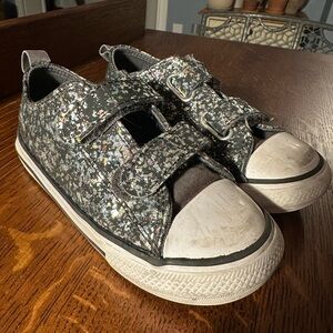 Converse All Star~Low Top Kids Shoes with Velcro Straps~Size 9~Black Sparkle
